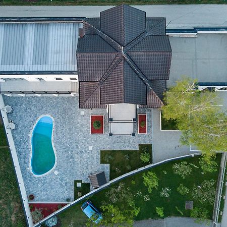 Hotel Kralj Кралево Экстерьер фото