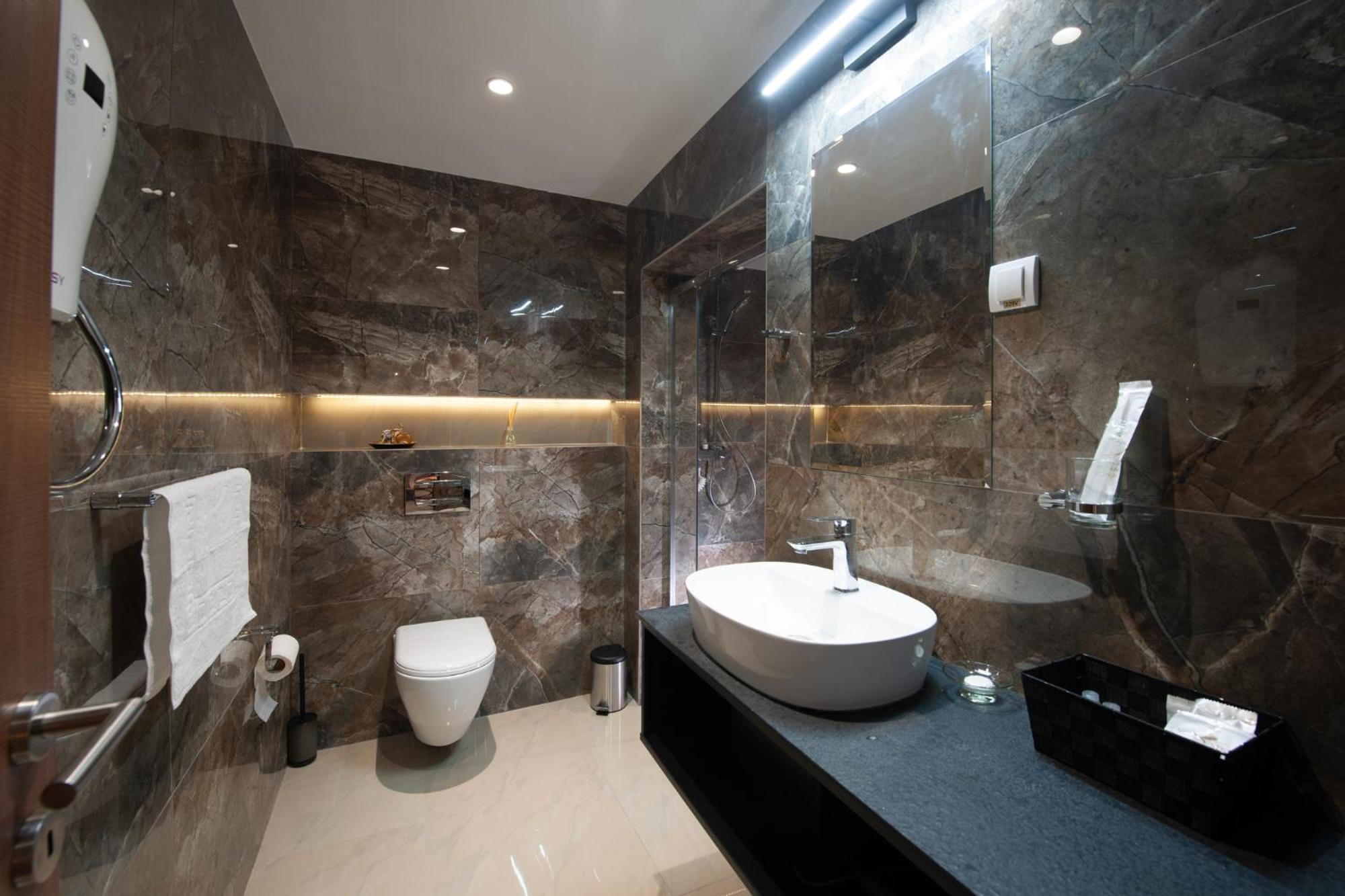 Hotel Kralj Кралево Экстерьер фото