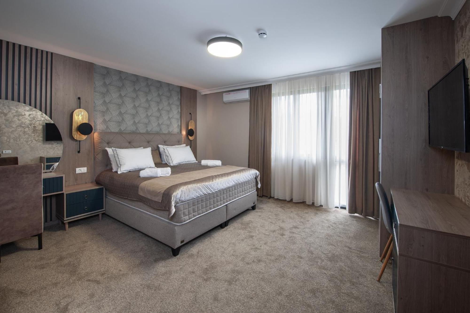 Hotel Kralj Кралево Экстерьер фото