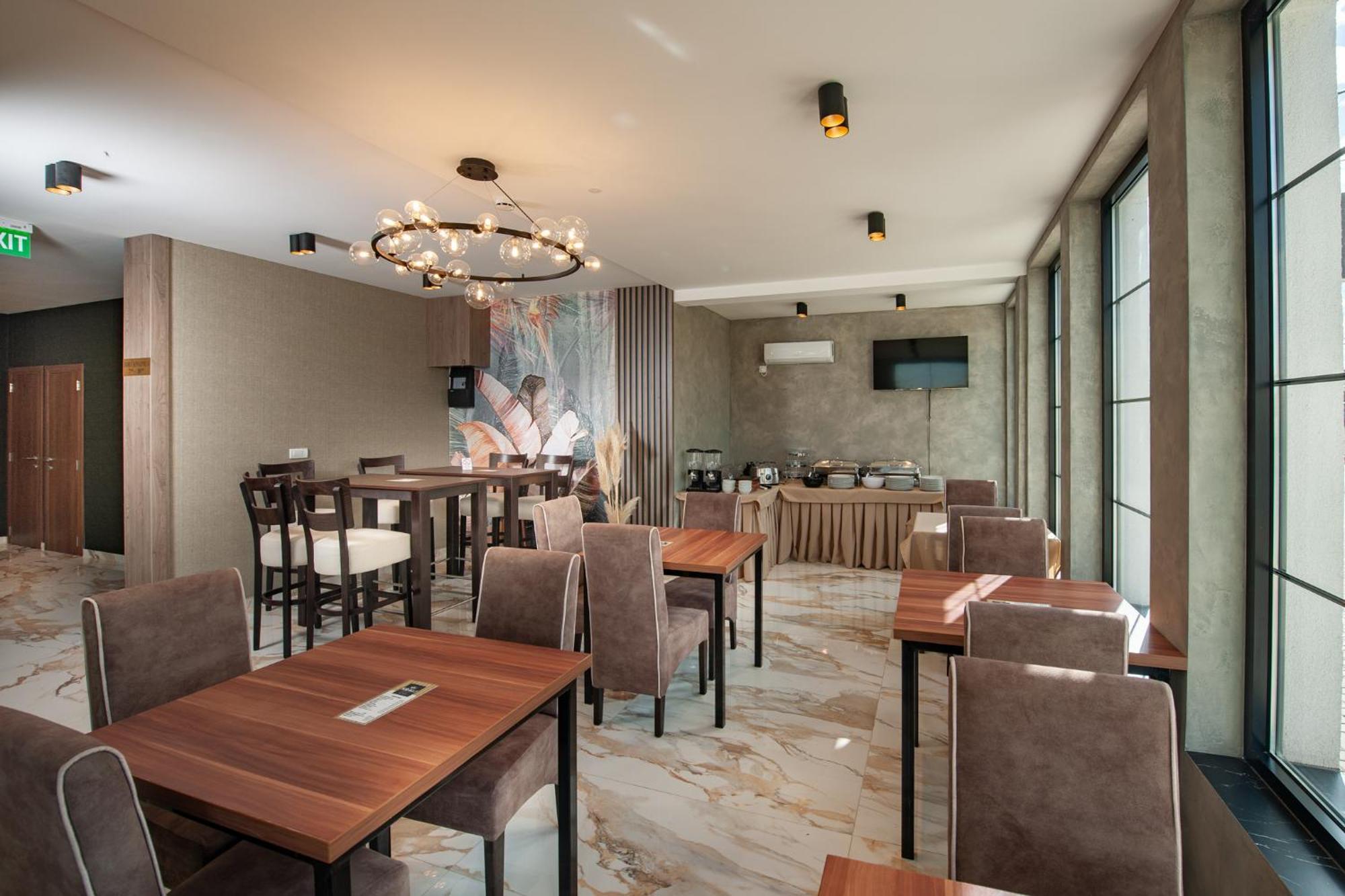 Hotel Kralj Кралево Экстерьер фото