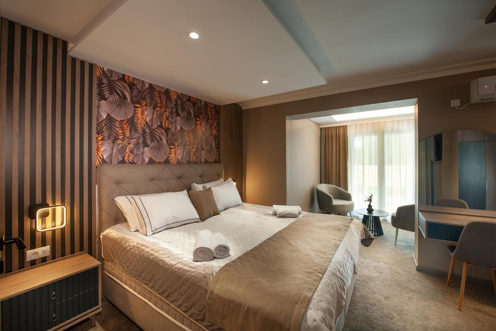 Hotel Kralj Кралево Экстерьер фото