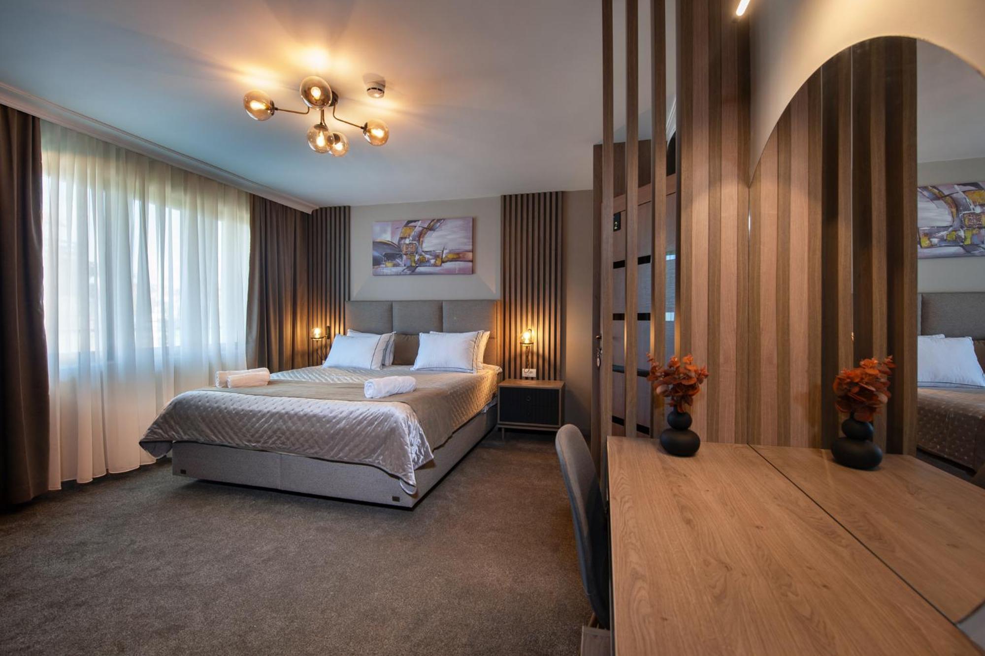 Hotel Kralj Кралево Экстерьер фото